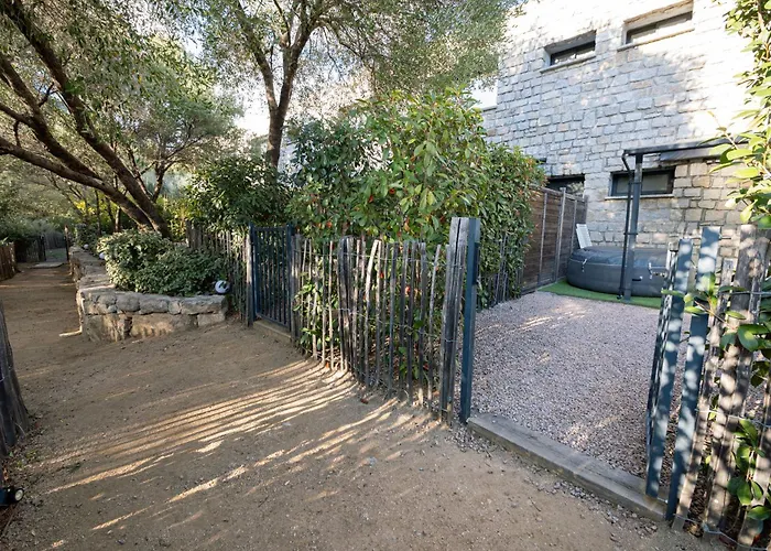 N10 Maison T2 Climatise Avec Jacuzzi Prive אז'אקסיו